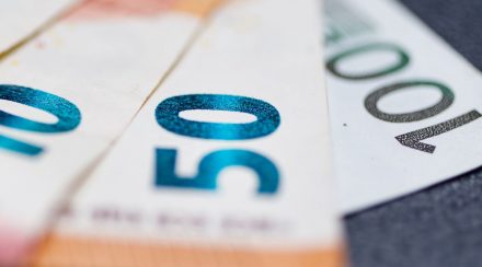 Salaire minimum Irlande 2022. Le taux horaire deviendra 10,50 € à compter du 1er janvier 2022.